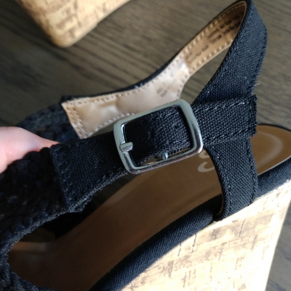 So Woman's Black Taffy Wedge Sandals   Size 7.5    NWT - Picture 12 of 14